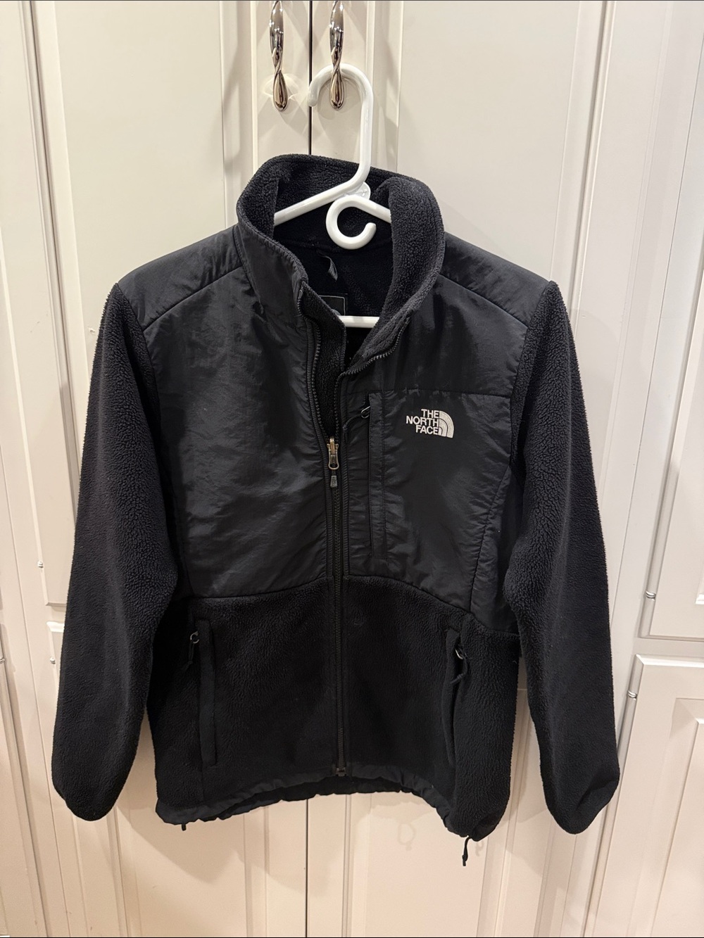 The North Face Women’s Black Denali Fleece Jacket